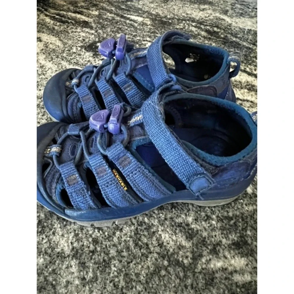 KEEN Seacamp II CNX Kids Size 10 Blue Sport Sandals Closed Toe Water Shoes